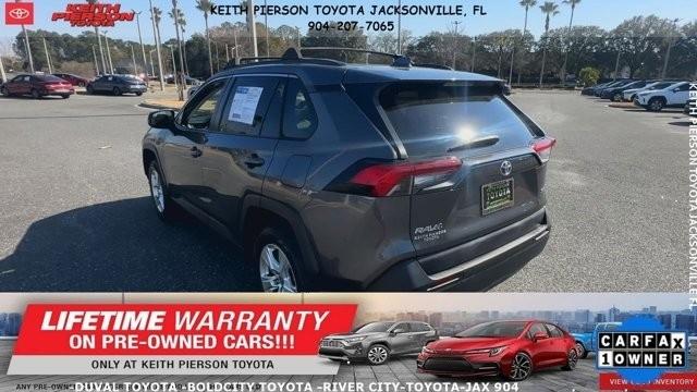 Toyota RAV4 XLE FWD (Natl) 2021