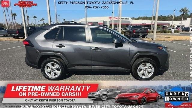 Toyota RAV4 XLE FWD (Natl) 2021