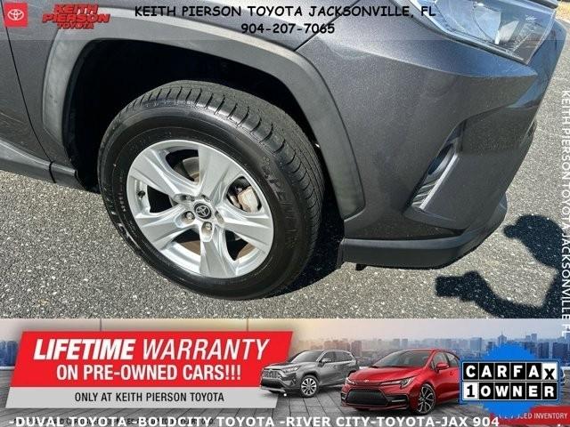 Toyota RAV4 XLE FWD (Natl) 2021
