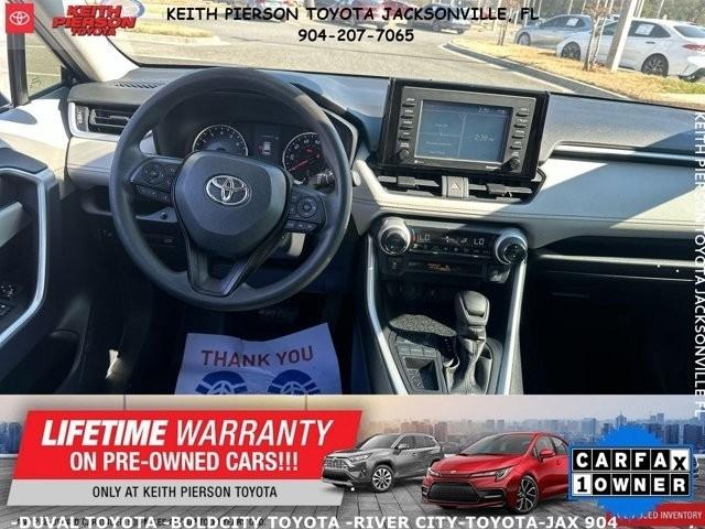 Toyota RAV4 XLE FWD (Natl) 2021