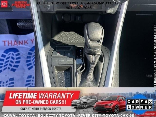 Toyota RAV4 XLE FWD (Natl) 2021