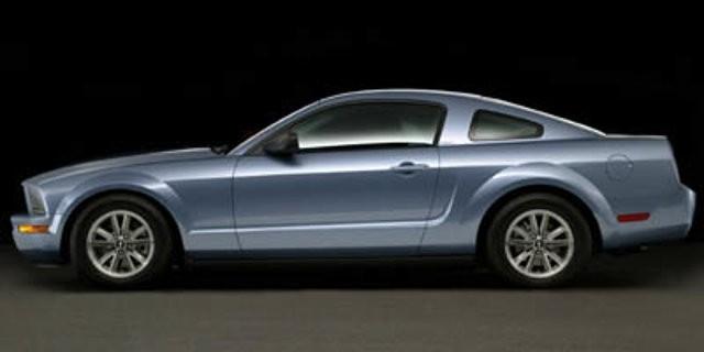 2005 Ford Mustang 2dr Cpe Deluxe