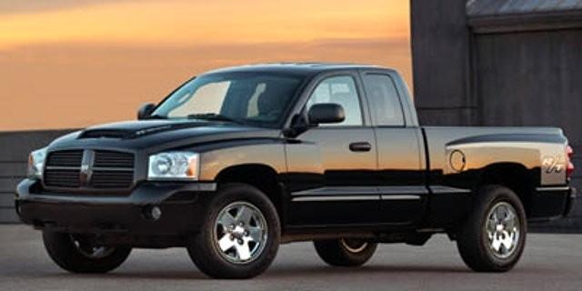 2007 Dodge Dakota 2WD Club Cab 131" SLT