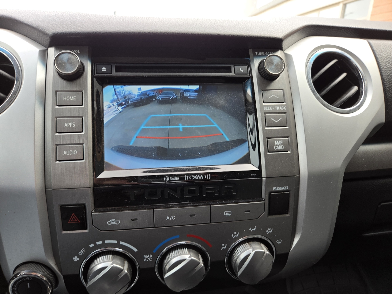 Toyota Tundra SR5 5.7L V8 FFV CrewMax 4WD 2017