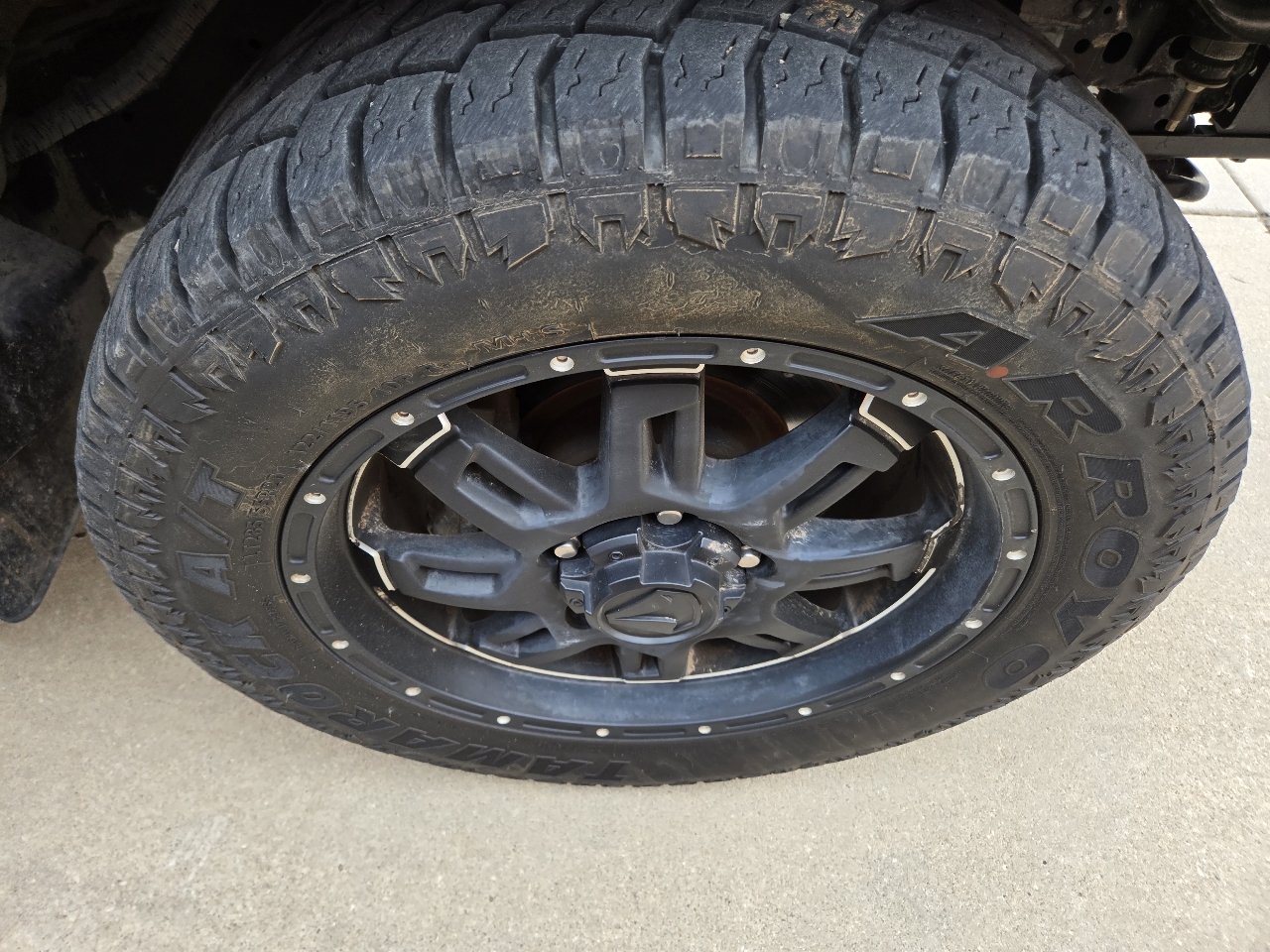 Toyota Tundra SR5 5.7L V8 FFV CrewMax 4WD 2017