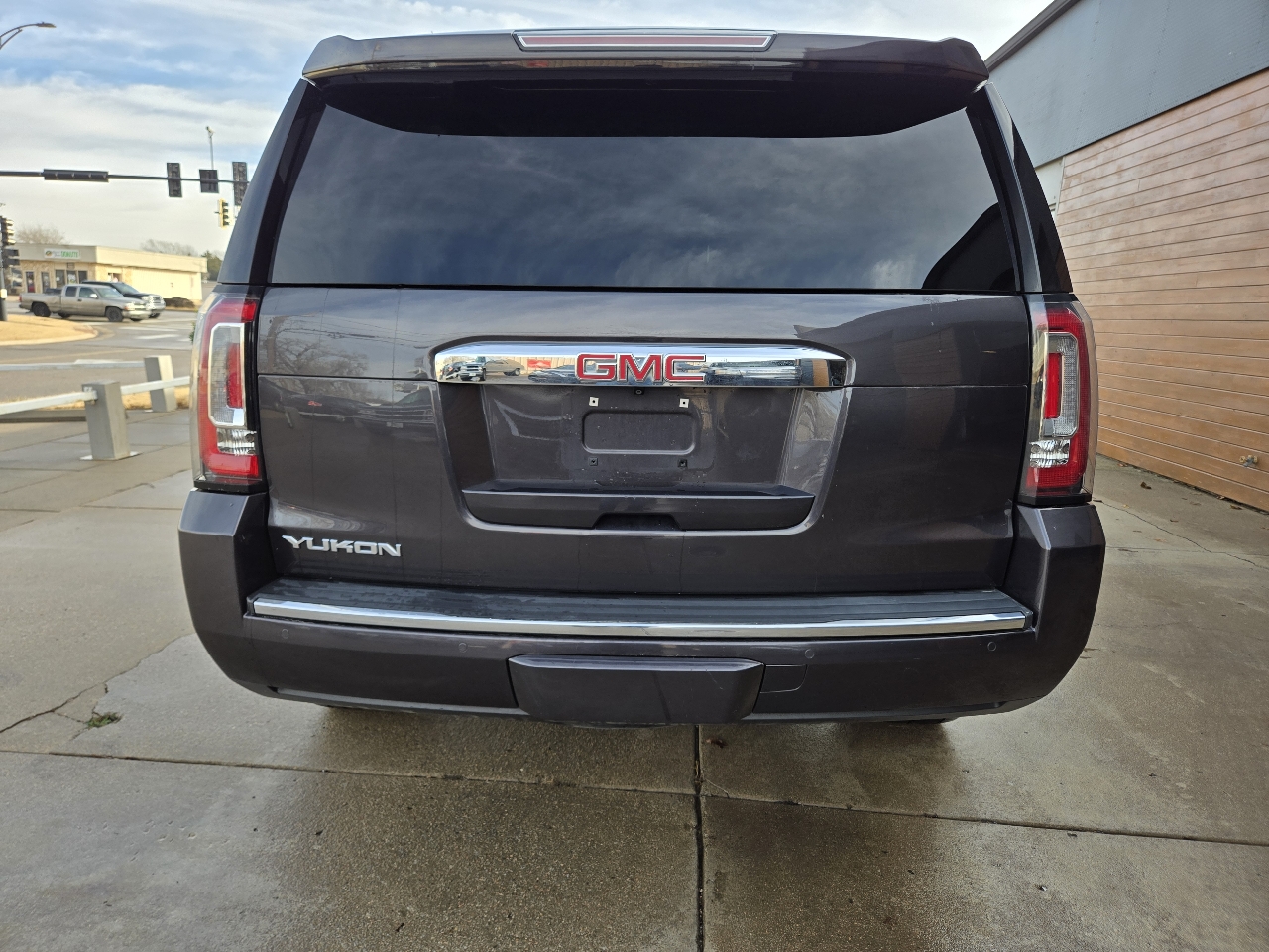 GMC Yukon Denali 4WD 2017