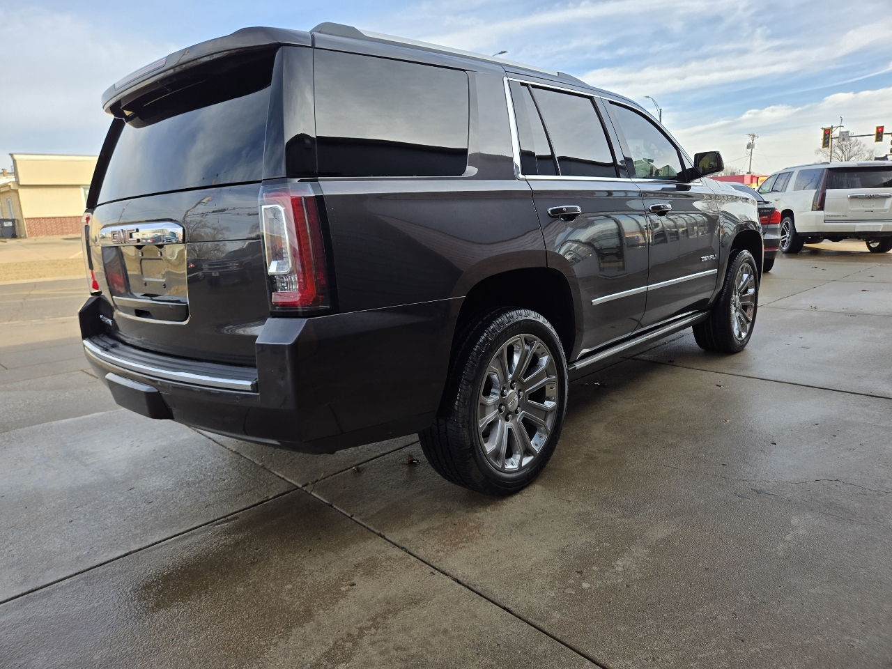 GMC Yukon Denali 4WD 2017