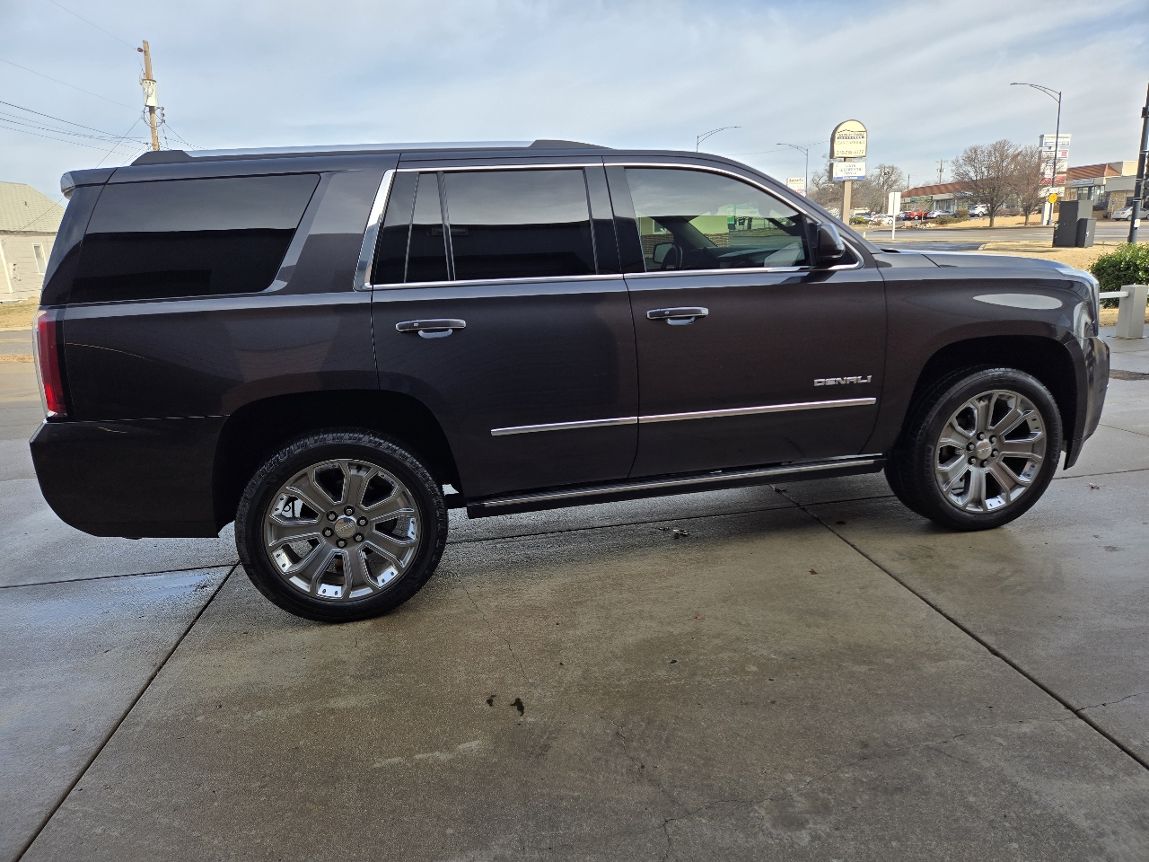 GMC Yukon Denali 4WD 2017