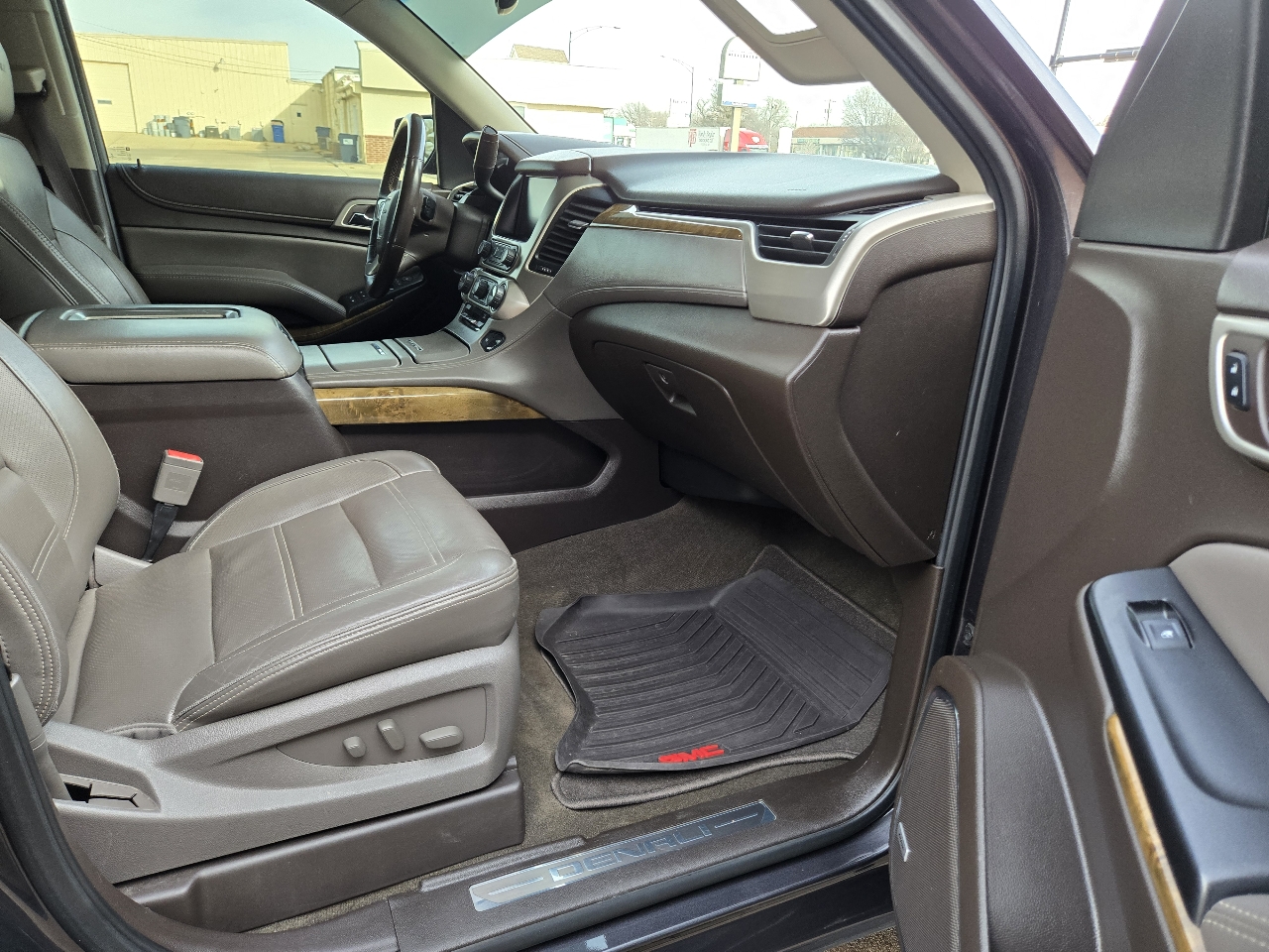 GMC Yukon Denali 4WD 2017