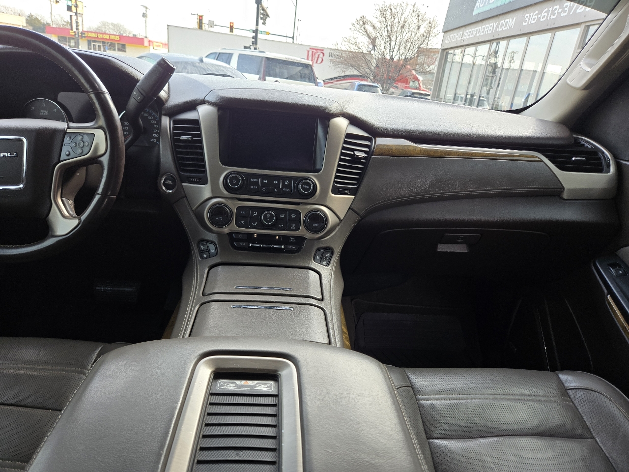 GMC Yukon Denali 4WD 2017