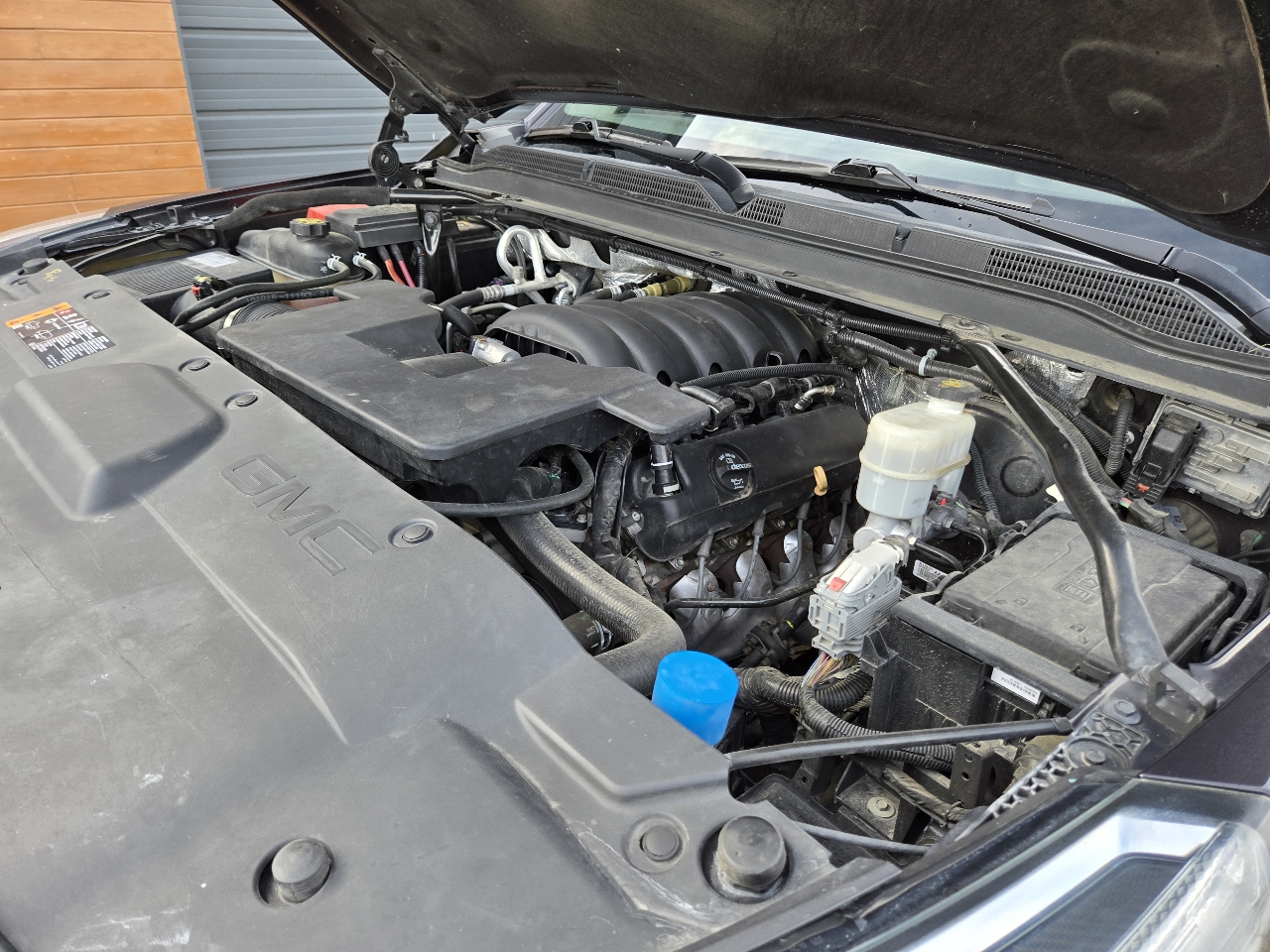 GMC Yukon Denali 4WD 2017