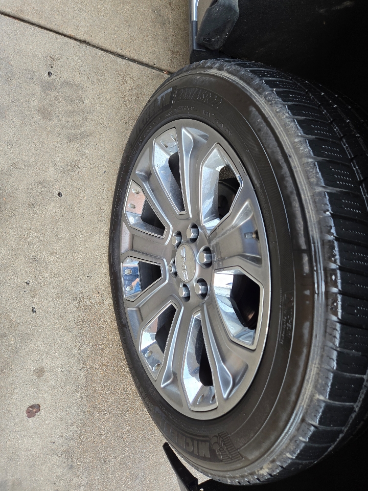 GMC Yukon Denali 4WD 2017