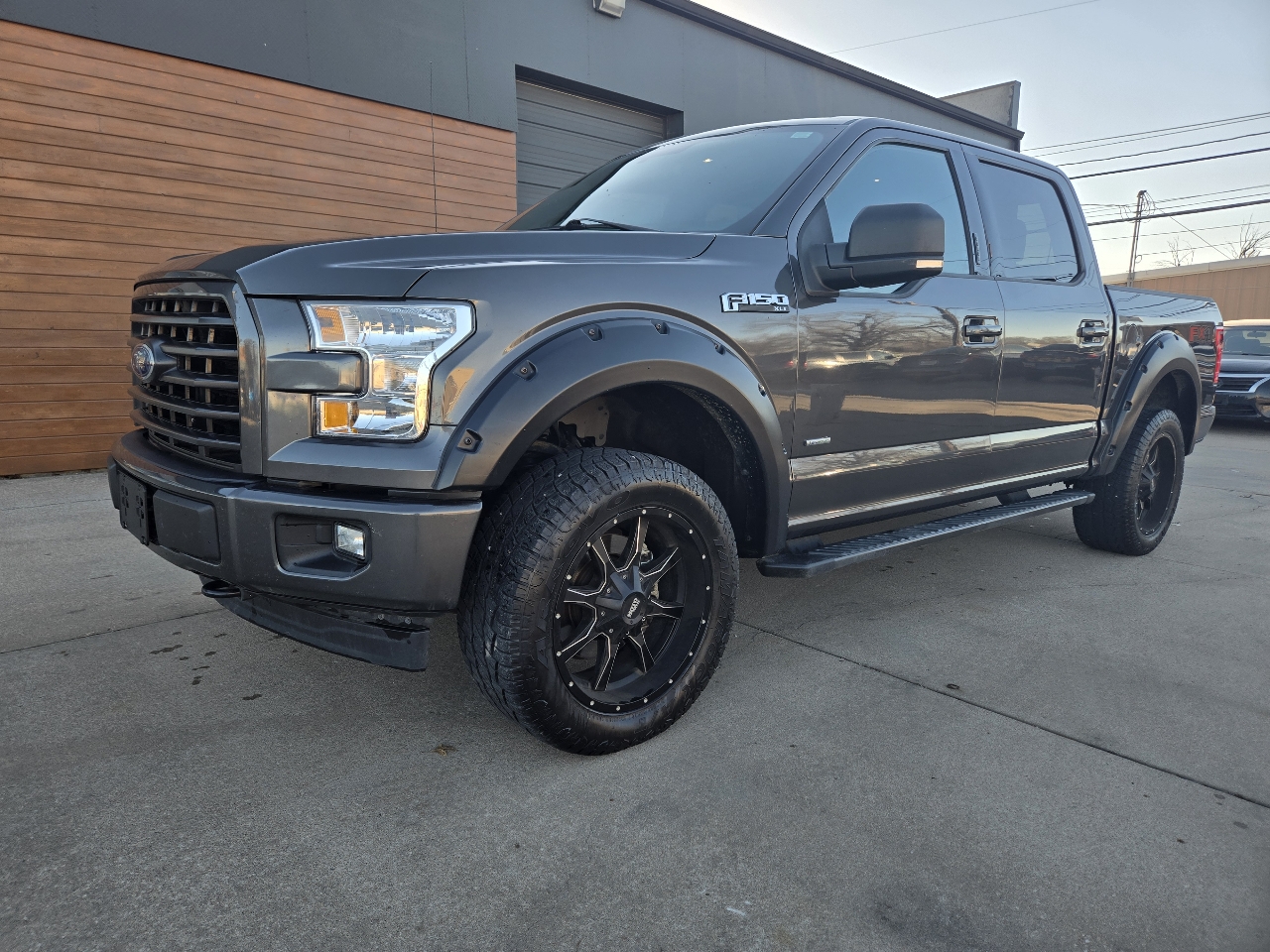 2017 Ford F-150 4WD SuperCrew 139" XLT