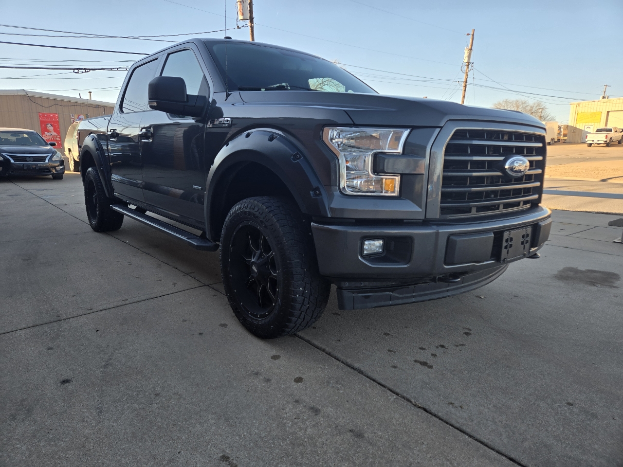Ford F-150 4WD SuperCrew 139" XLT 2017