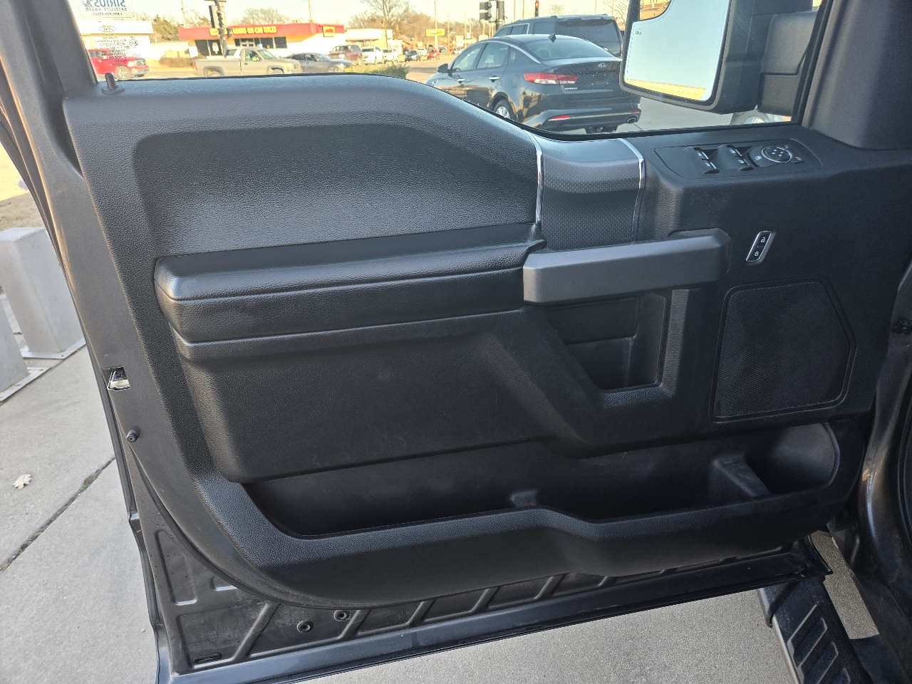 Ford F-150 4WD SuperCrew 139" XLT 2017