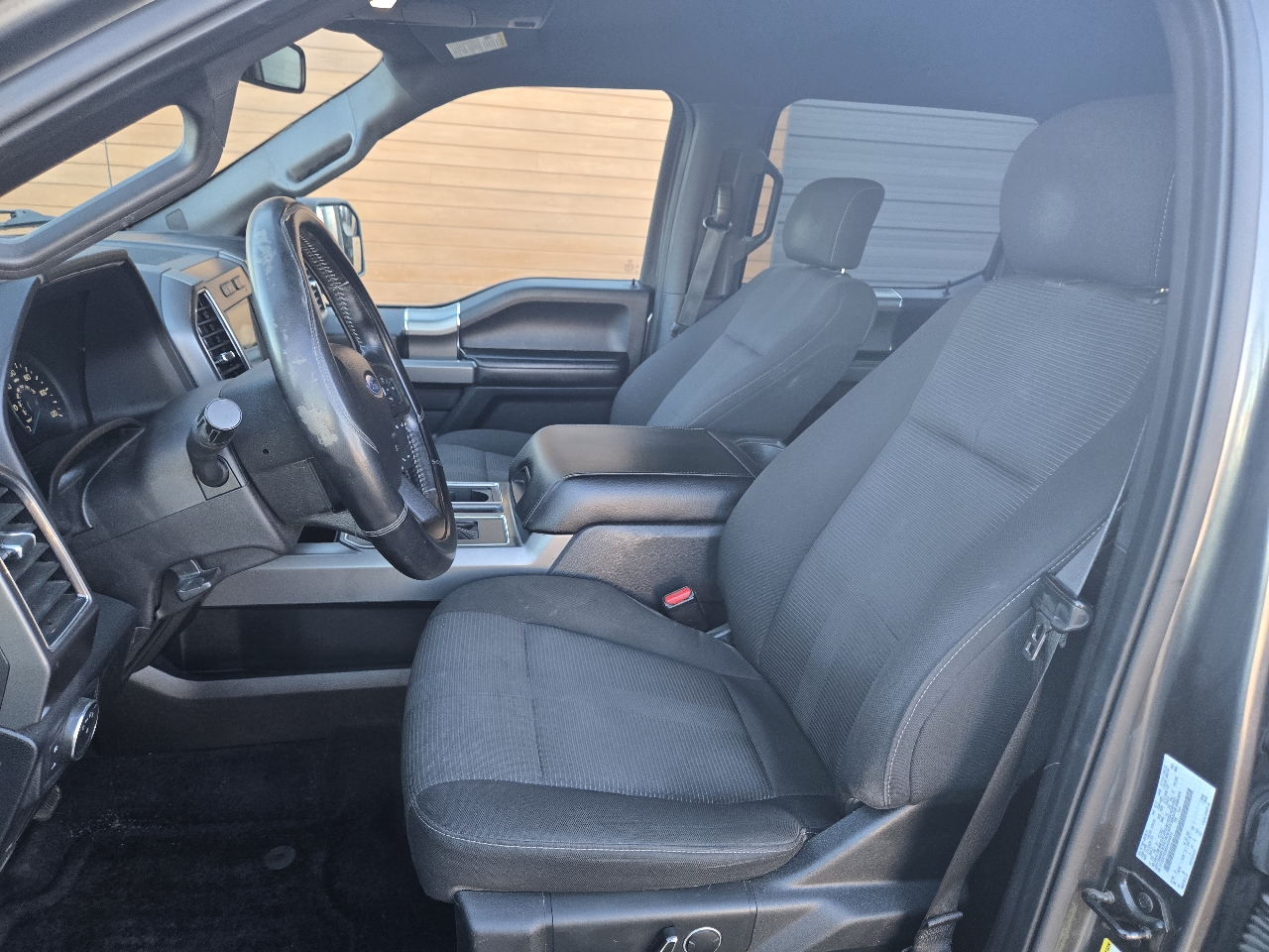 Ford F-150 4WD SuperCrew 139" XLT 2017