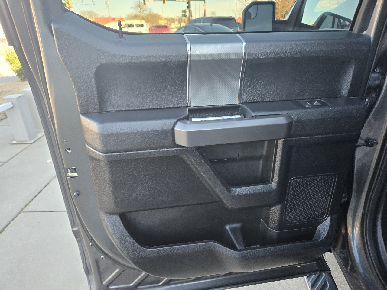 Ford F-150 4WD SuperCrew 139" XLT 2017