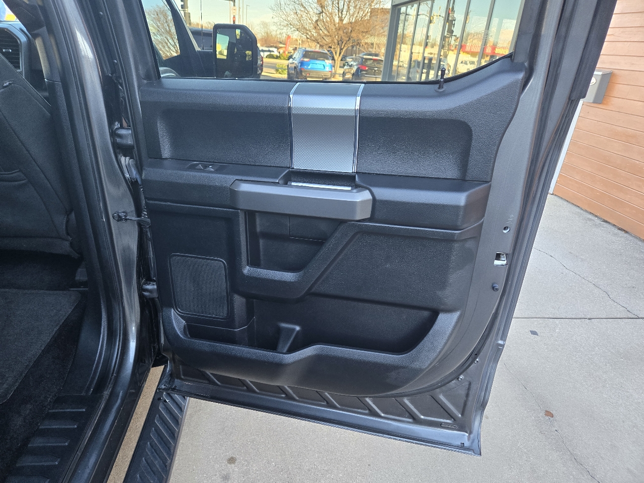 Ford F-150 4WD SuperCrew 139" XLT 2017