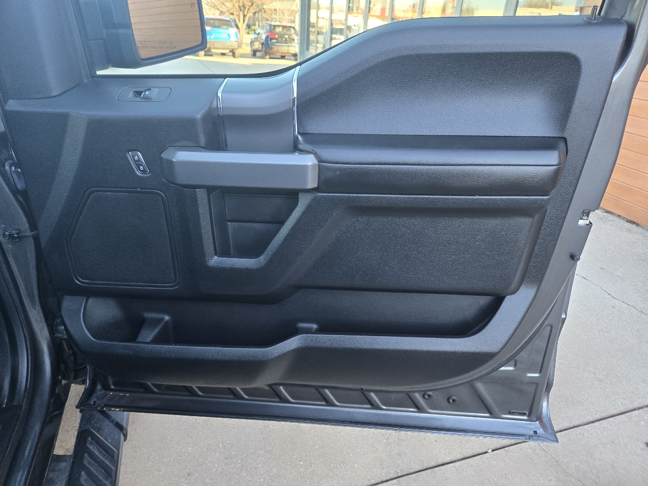 Ford F-150 4WD SuperCrew 139" XLT 2017