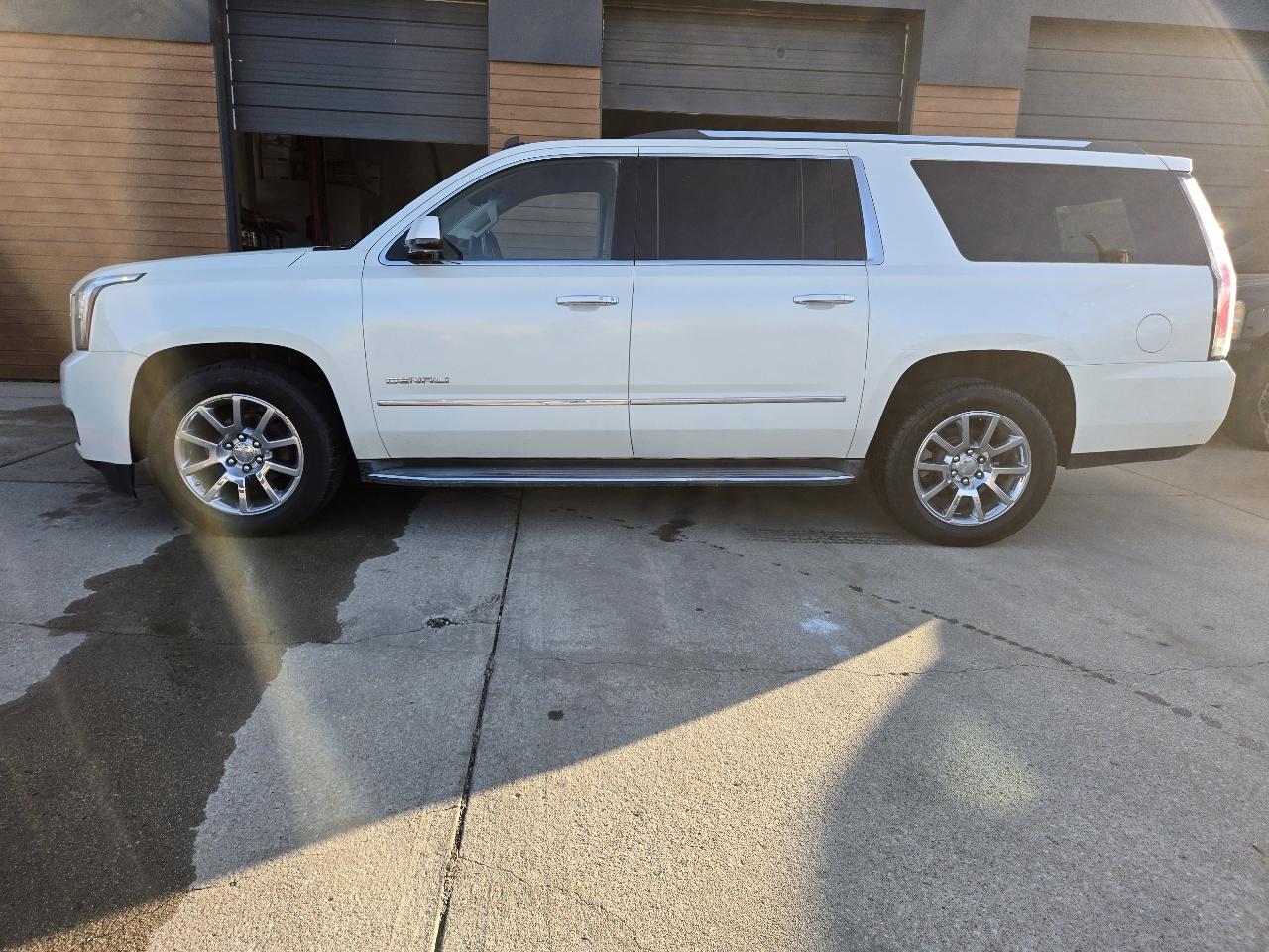 GMC Yukon Denali XL 4WD 2015