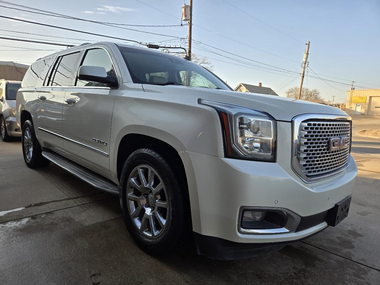 GMC Yukon Denali XL 4WD 2015