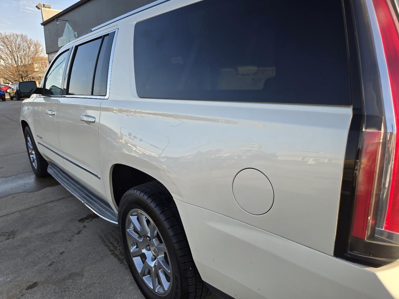 GMC Yukon Denali XL 4WD 2015