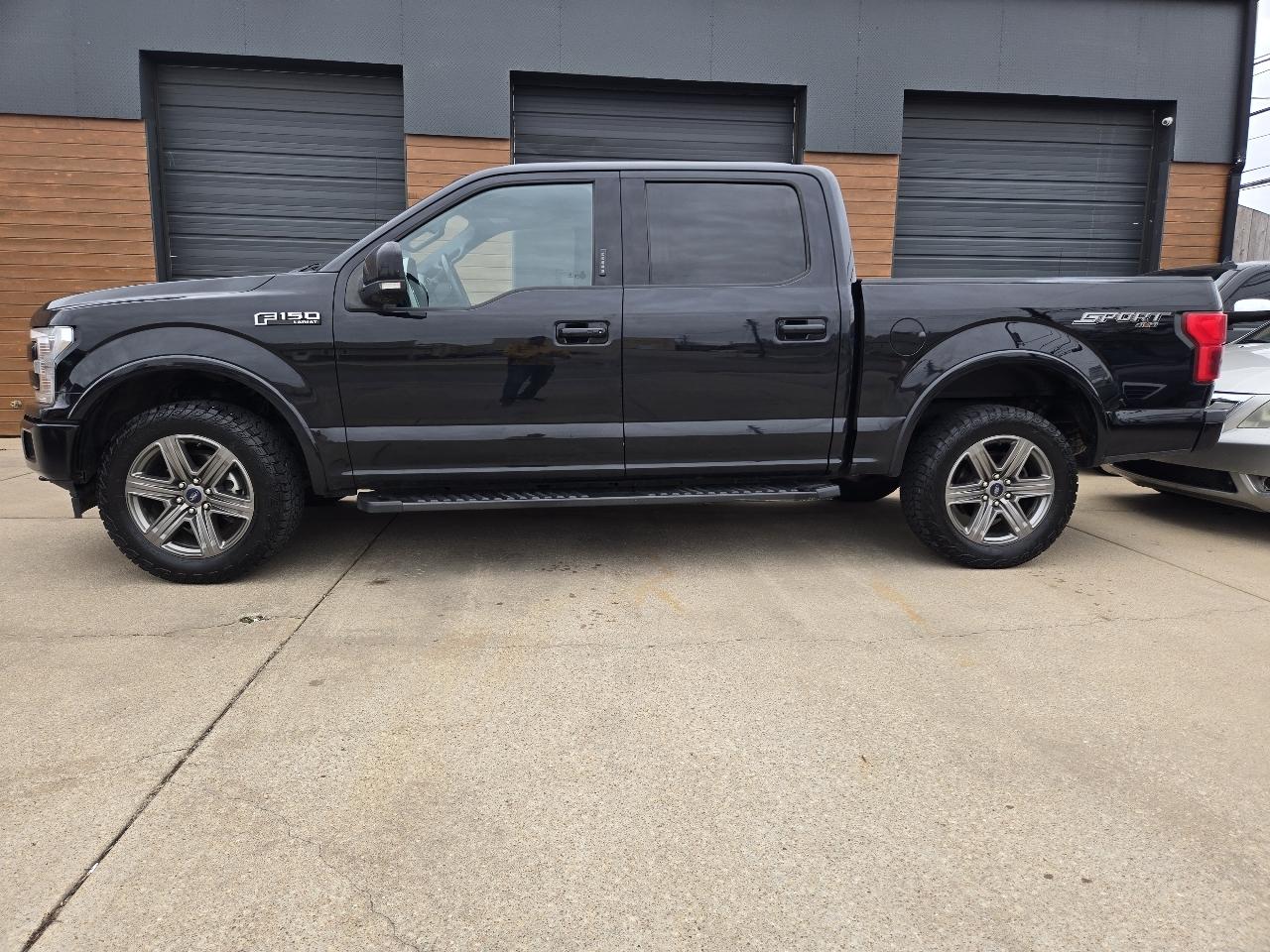 Ford F-150 4WD SuperCrew 139" Lariat 2020