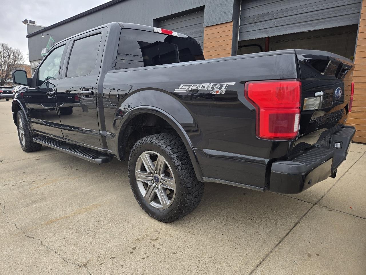 Ford F-150 4WD SuperCrew 139" Lariat 2020