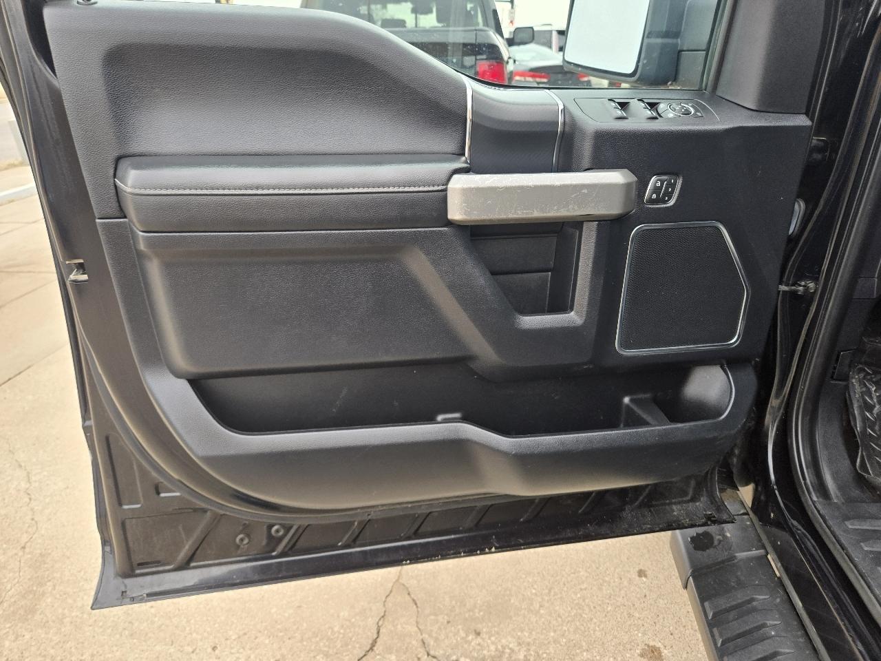 Ford F-150 4WD SuperCrew 139" Lariat 2020