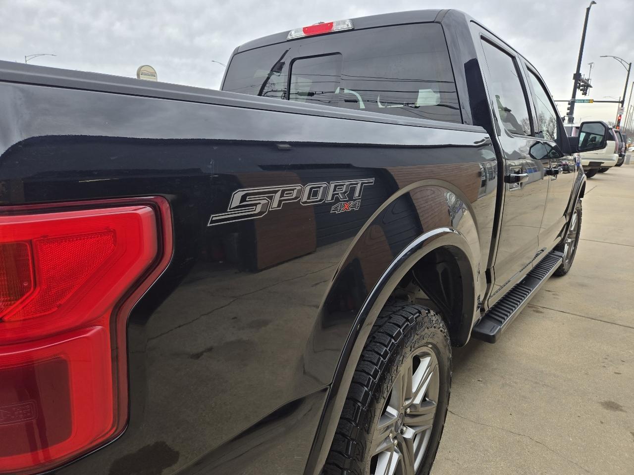 Ford F-150 4WD SuperCrew 139" Lariat 2020