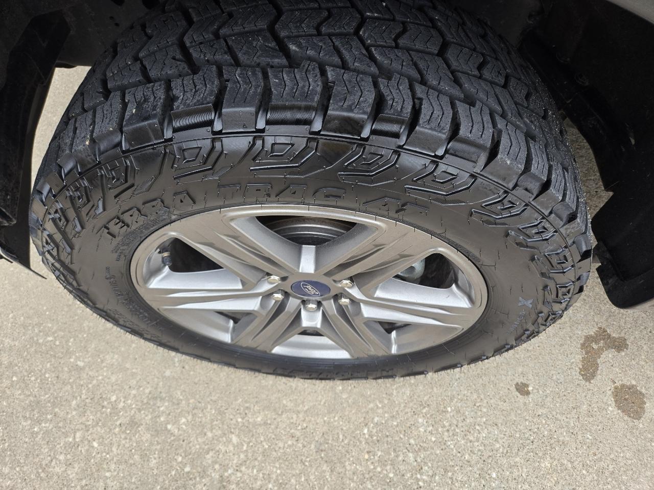 Ford F-150 4WD SuperCrew 139" Lariat 2020