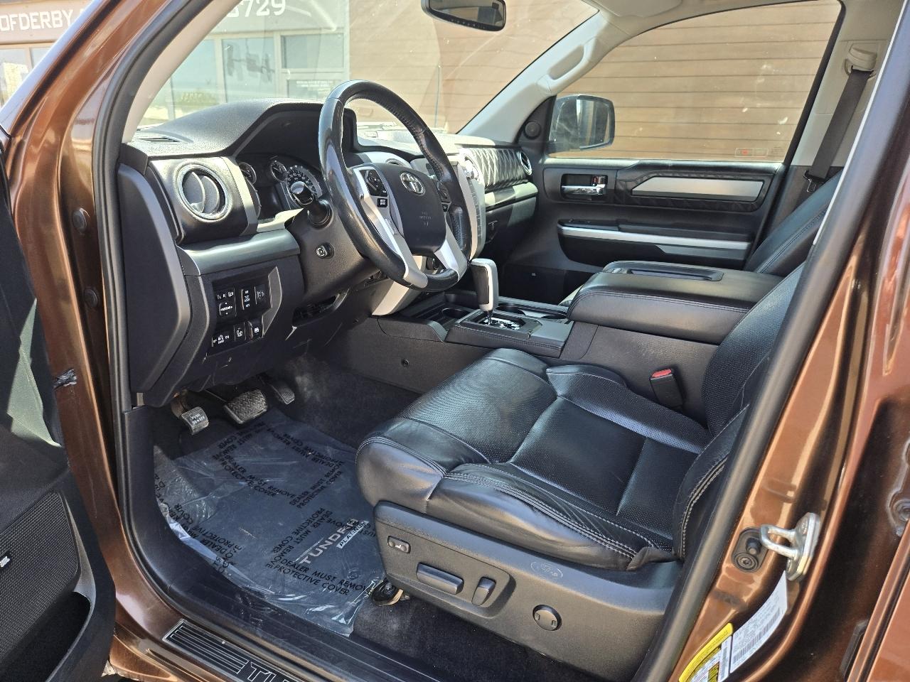 Toyota Tundra Platinum CrewMax 5.7L FFV 4WD 2017