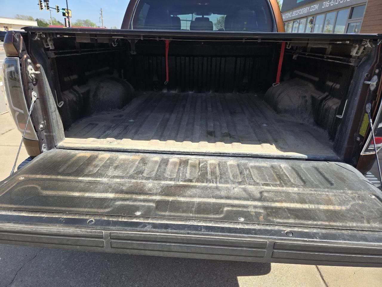 Toyota Tundra Platinum CrewMax 5.7L FFV 4WD 2017