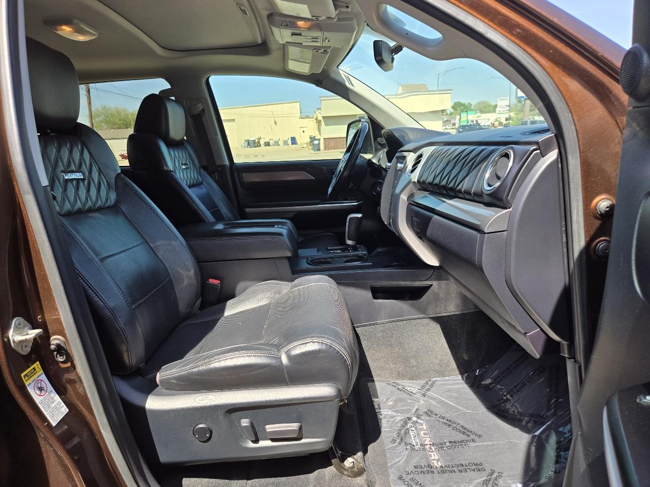 Toyota Tundra Platinum CrewMax 5.7L FFV 4WD 2017