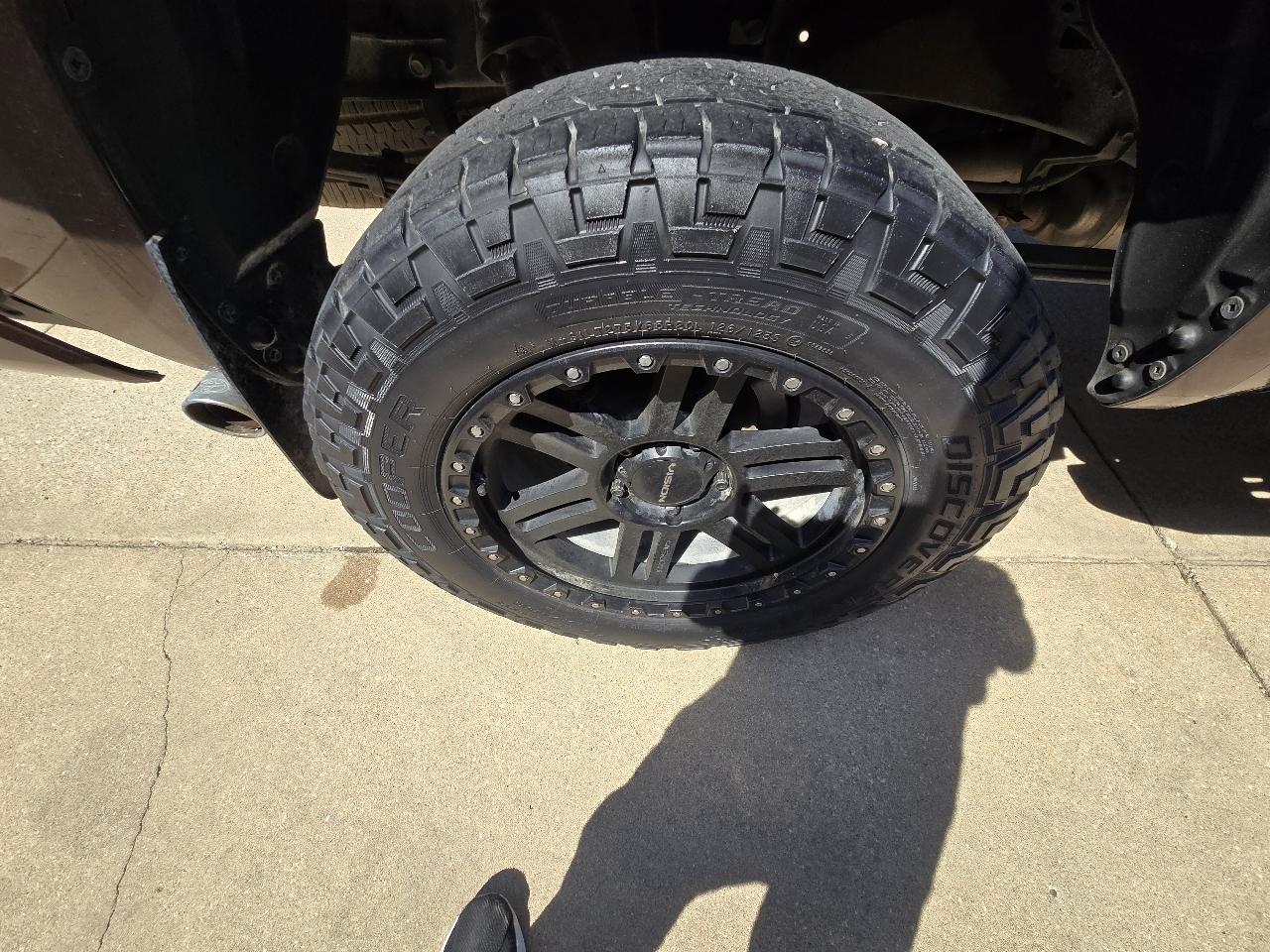 Toyota Tundra Platinum CrewMax 5.7L FFV 4WD 2017