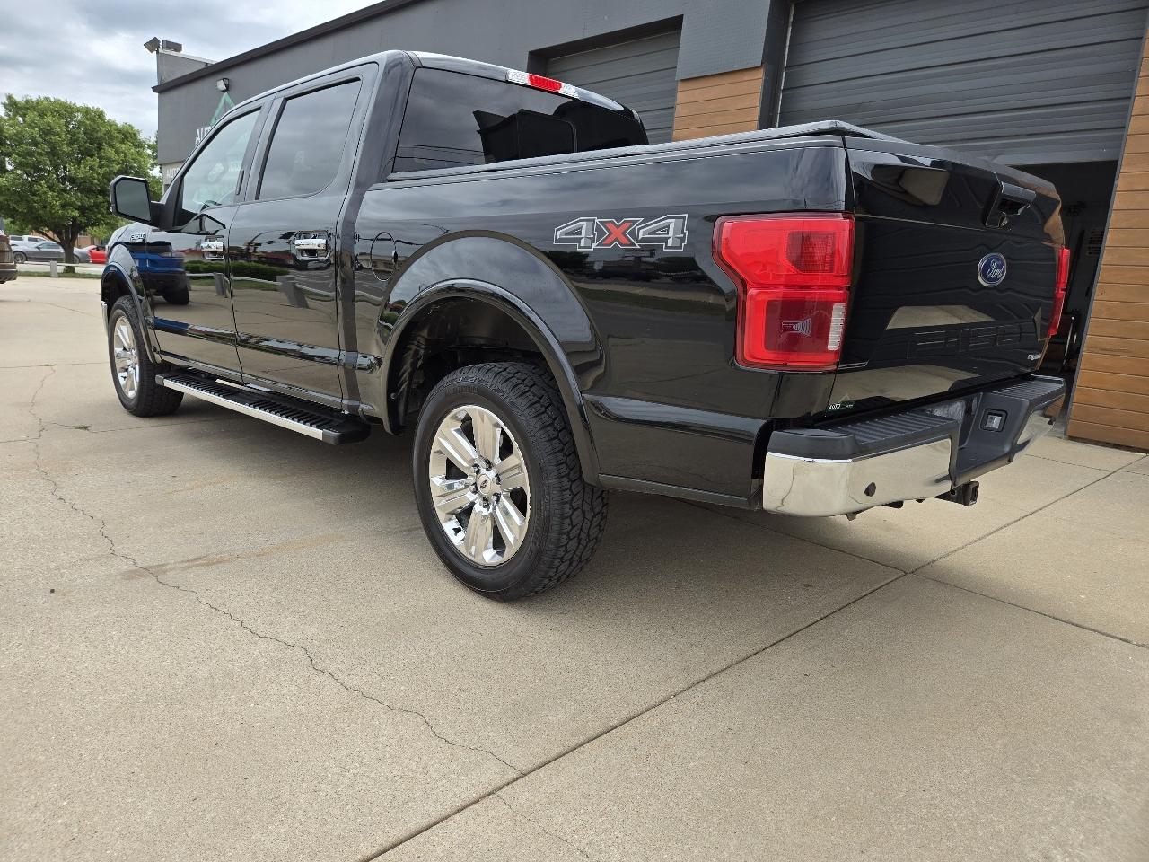 Ford F-150 4WD SuperCrew 139" Lariat 2018