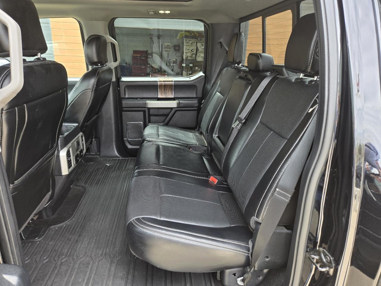 Ford F-150 4WD SuperCrew 139" Lariat 2018