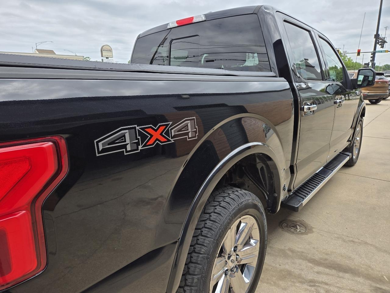 Ford F-150 4WD SuperCrew 139" Lariat 2018