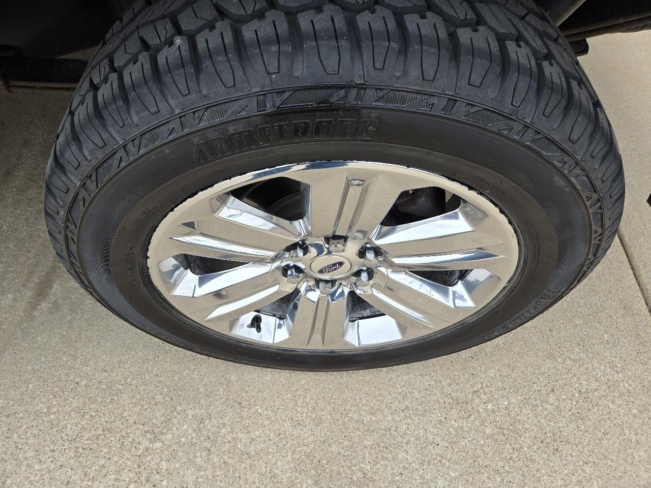 Ford F-150 4WD SuperCrew 139" Lariat 2018