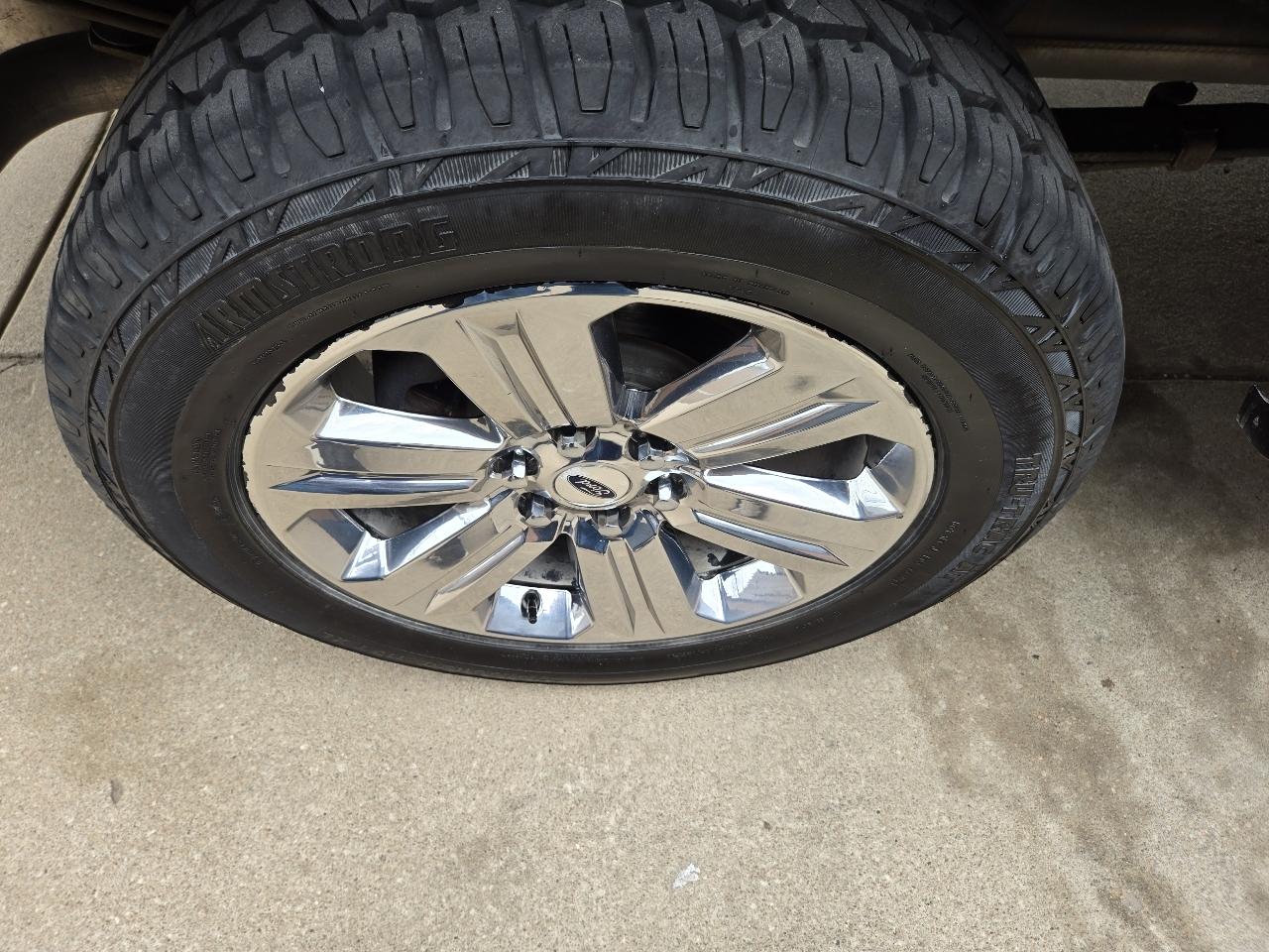 Ford F-150 4WD SuperCrew 139" Lariat 2018