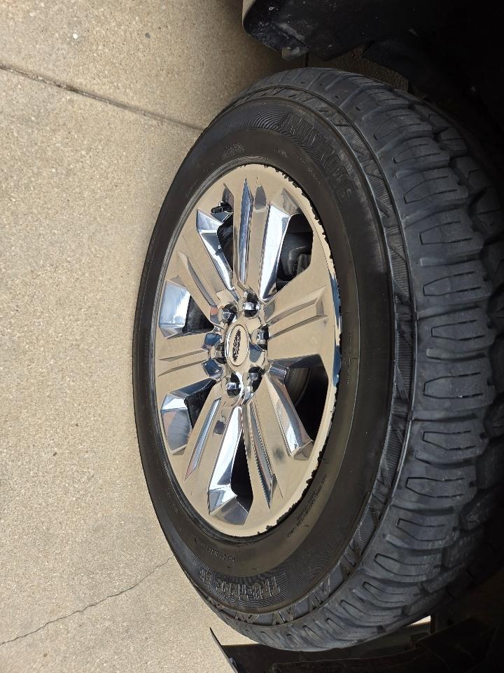 Ford F-150 4WD SuperCrew 139" Lariat 2018