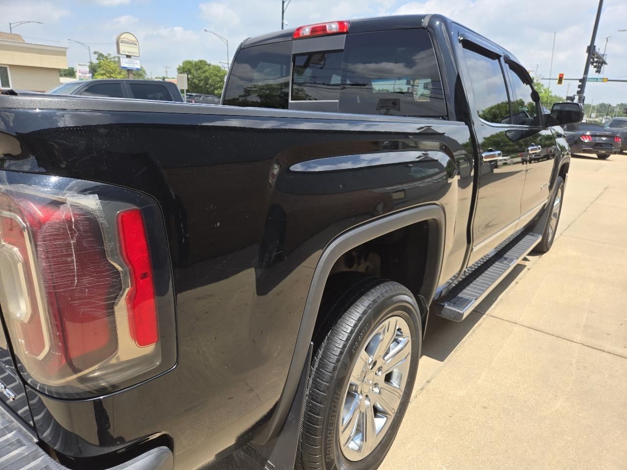 GMC Sierra 1500 4WD Crew Cab 147" SLT 2018