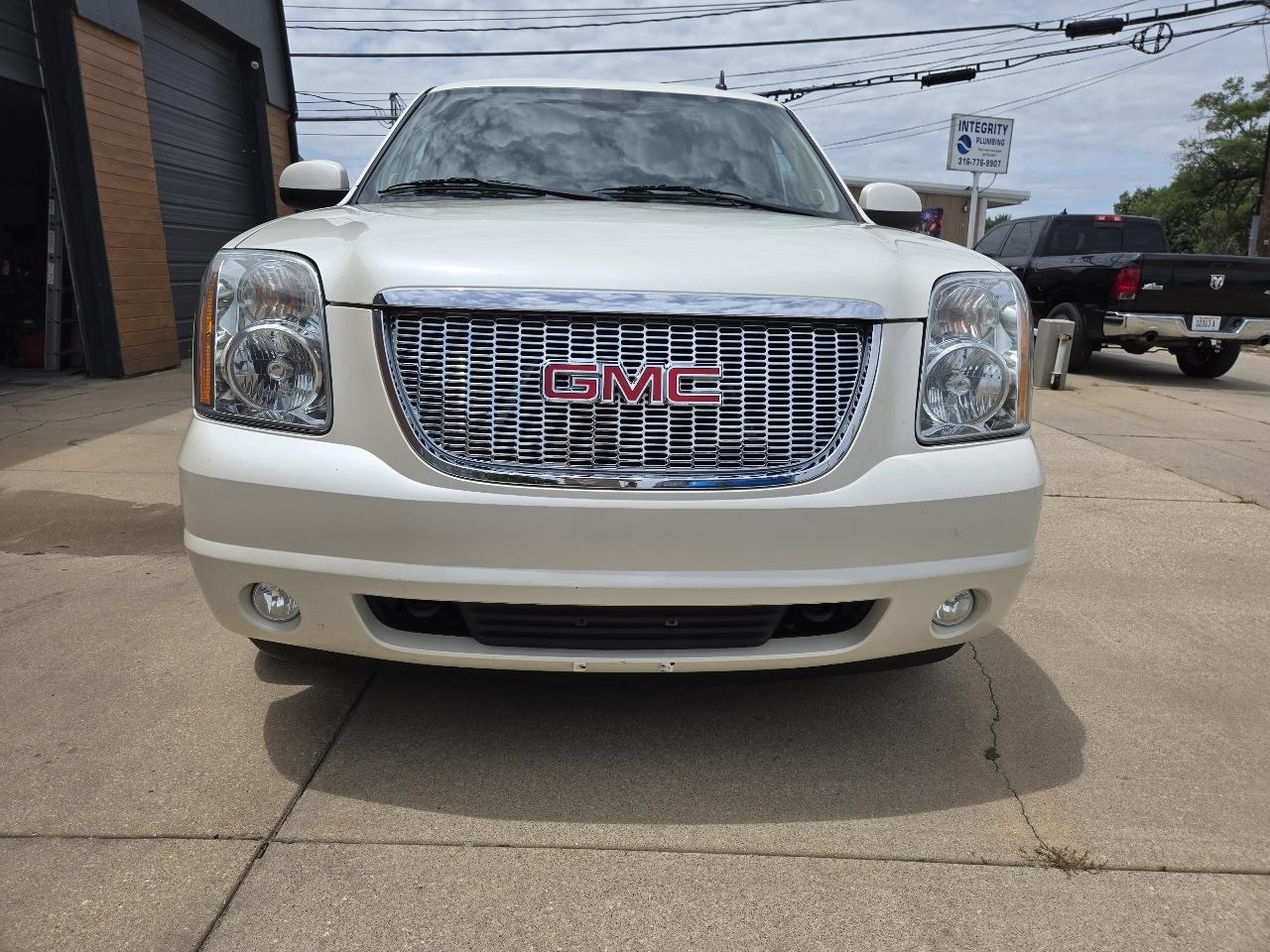 GMC Yukon SLT 4WD 2014