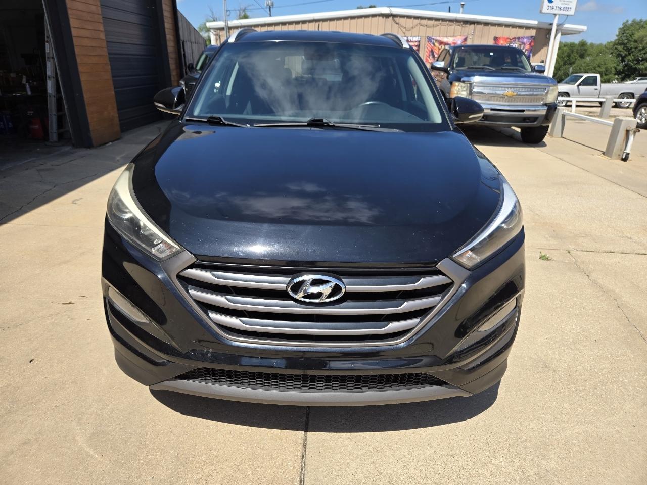 Hyundai Tucson Sport 4D SUV FWD 2016
