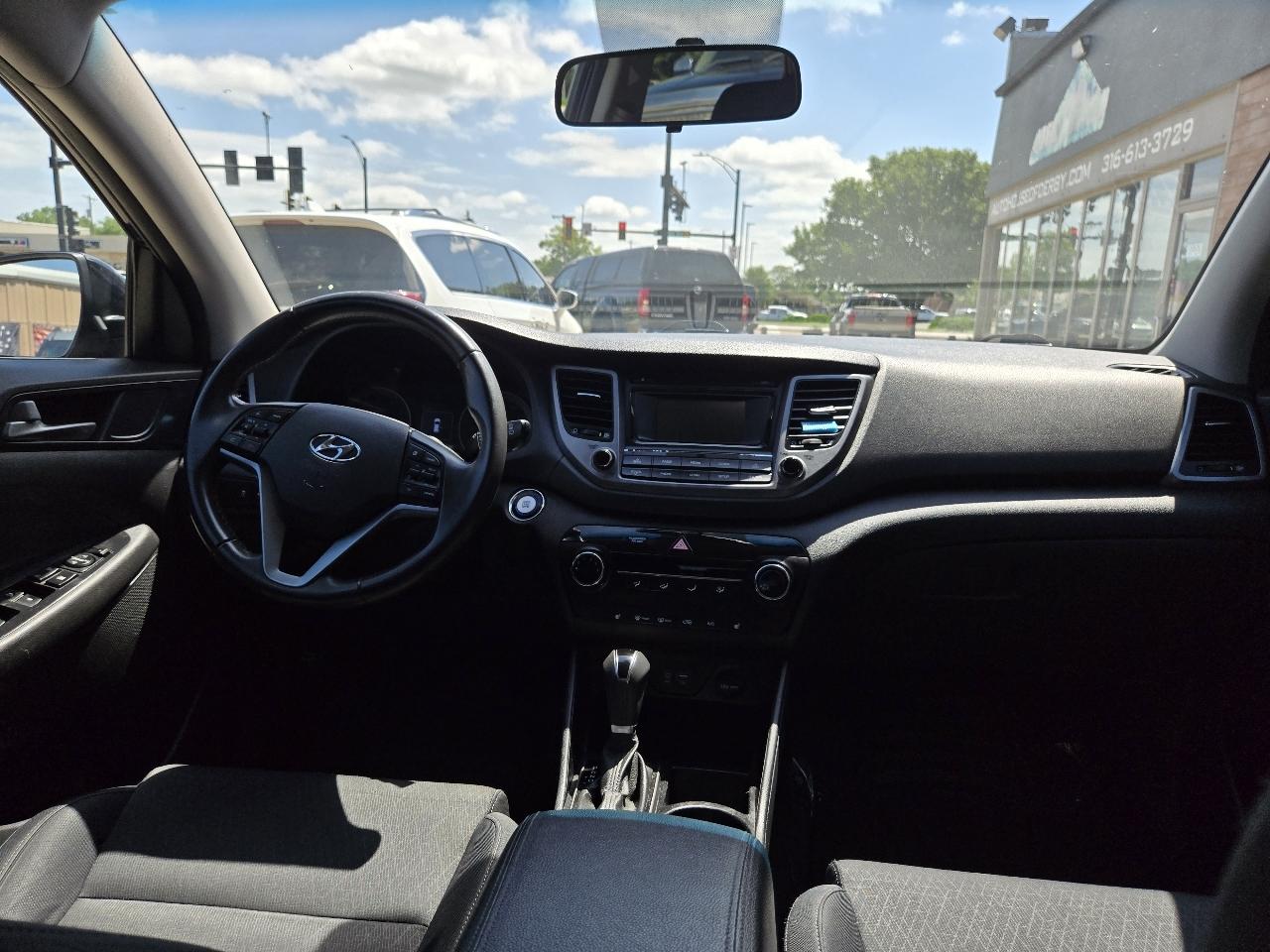 Hyundai Tucson Sport 4D SUV FWD 2016