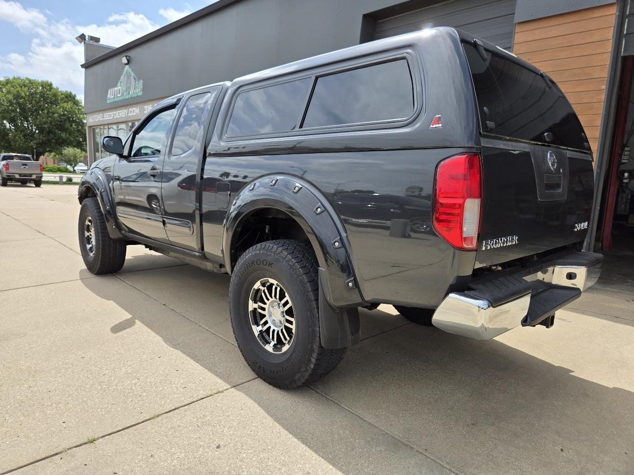 Nissan Frontier LE King Cab 4WD 2010