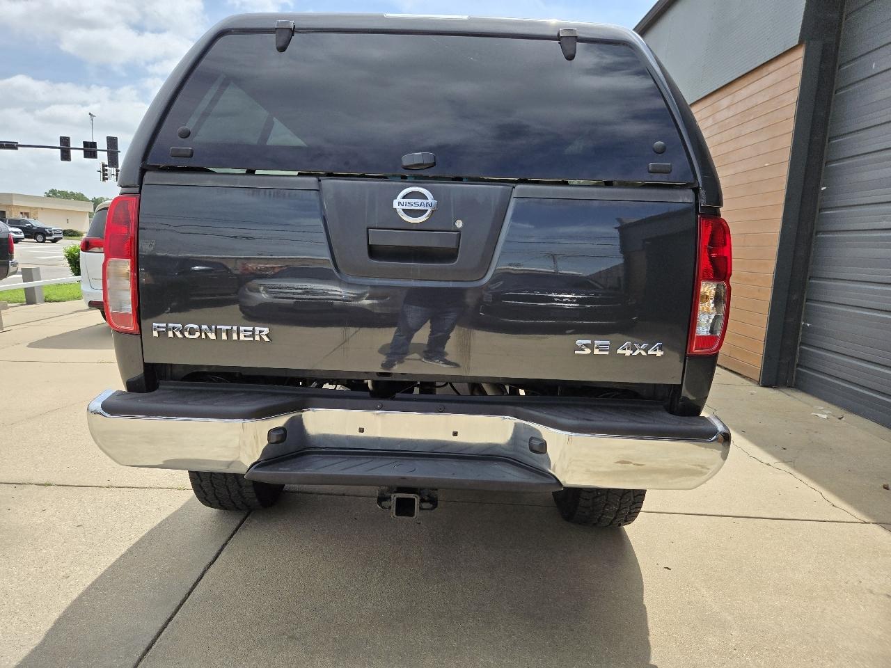 Nissan Frontier LE King Cab 4WD 2010
