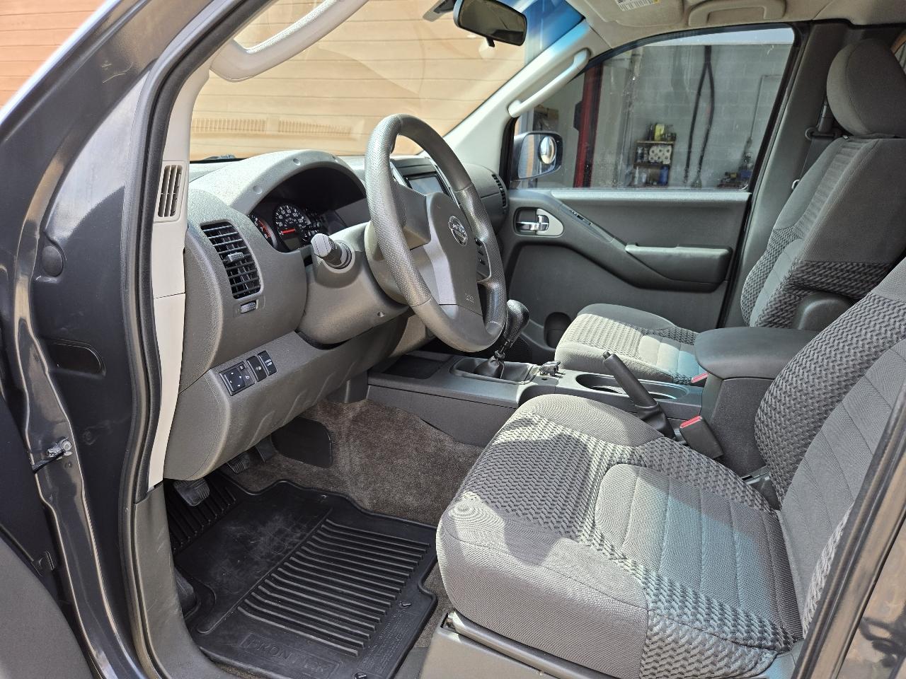 Nissan Frontier LE King Cab 4WD 2010