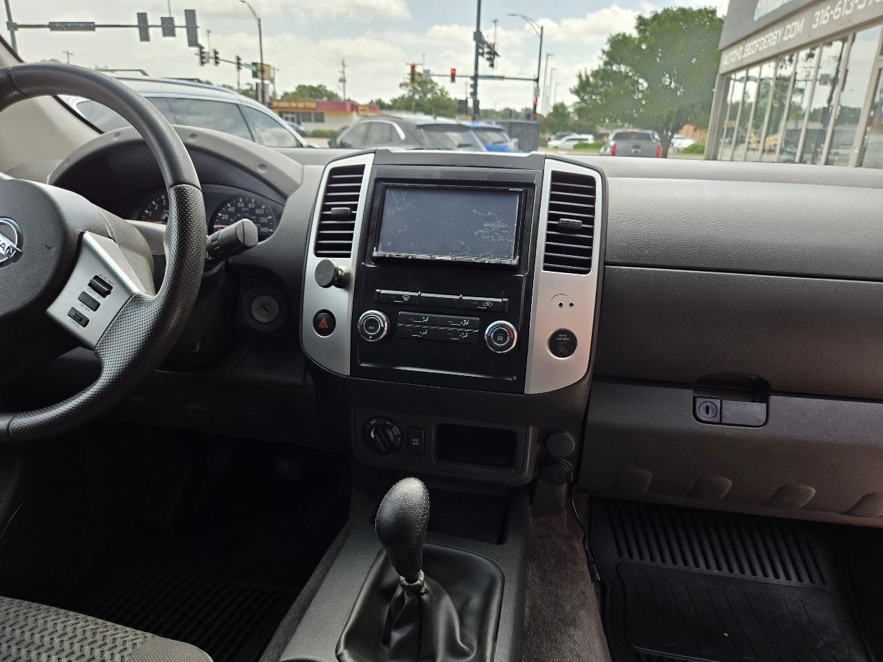Nissan Frontier LE King Cab 4WD 2010