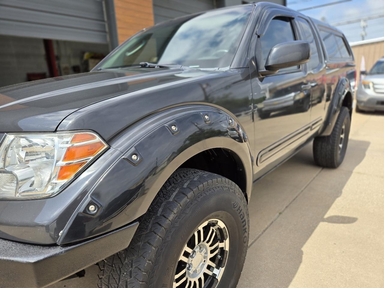 Nissan Frontier LE King Cab 4WD 2010
